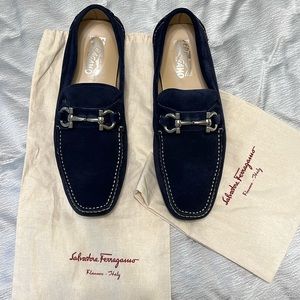 Salvatore Ferragamo Suede Navy Blue Size 9EE NBW